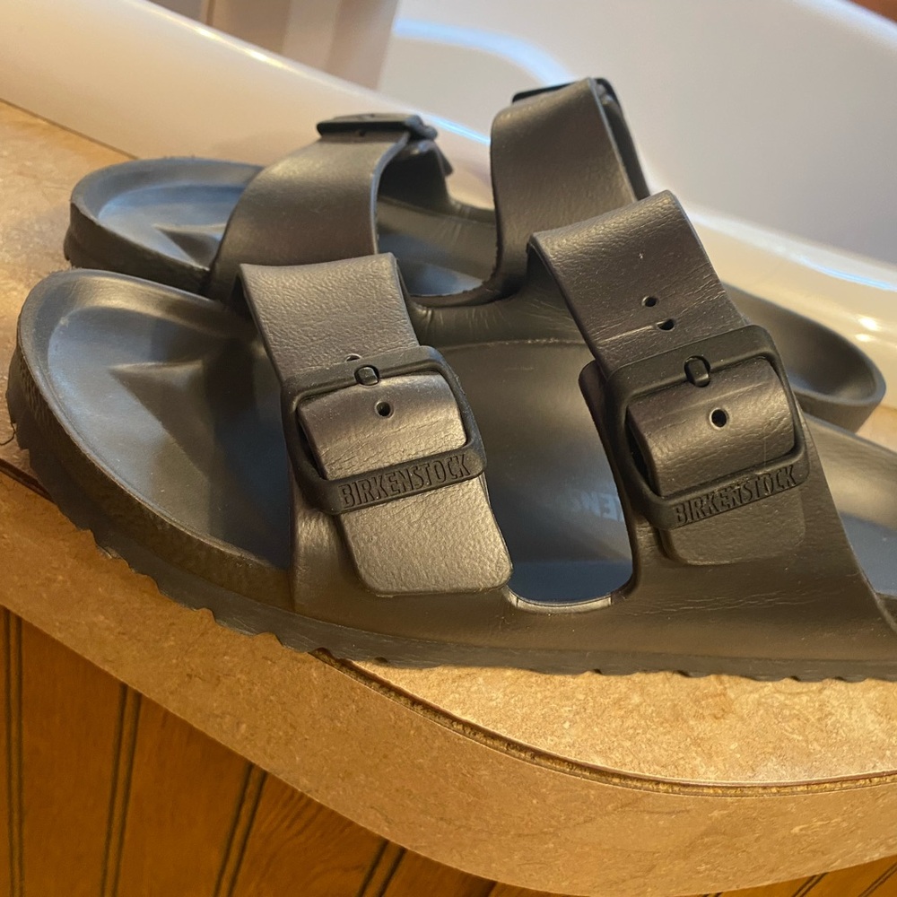 Birkenstocks•Size 40•Size 9-9.5• Dark Gray
